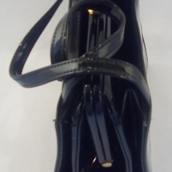 Black Patent Handbag Made in Kowloon Hong Kong by Nancy Handbag Factory - Picture 6 of 6